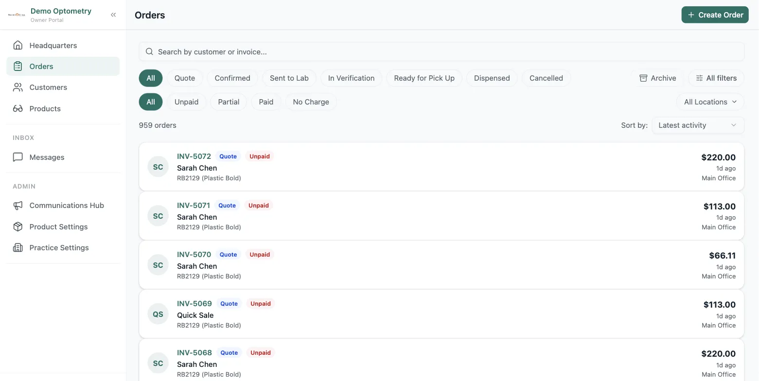 The Lume orders list showing orders with order status and payment status badges, filters, and totals